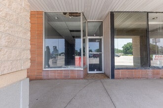 2400-2560 W Prospect Rd, Ashtabula, OH à louer Photo du bâtiment- Image 1 de 11