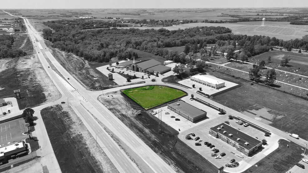 Westside Dr, Plattsmouth, NE à vendre - Photo du bâtiment - Image 3 de 4