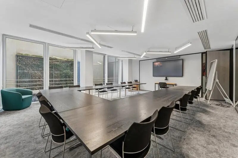 34 Rue Guersant, Paris for lease - Interior Photo - Image 2 of 16