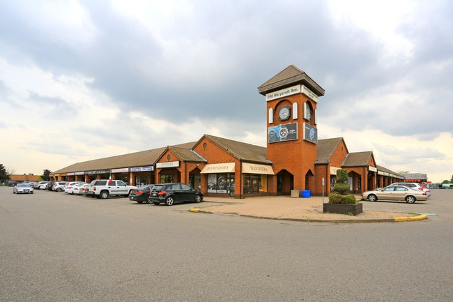 Plus de détails pour 200 Marycroft Ave, Vaughan, ON - Commerce de détail à louer