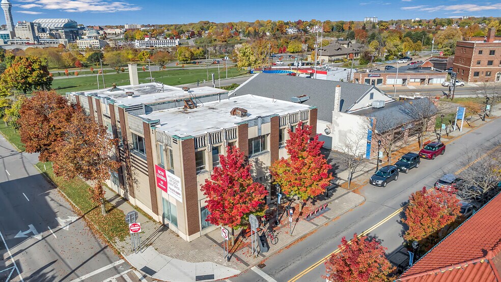 512 3rd St, Niagara Falls, NY à louer - Photo du bâtiment - Image 2 de 9