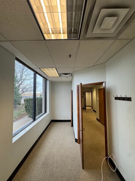 5008-5018 Fairview Ave, Downers Grove, IL à louer - Photo du bâtiment - Image 3 de 11