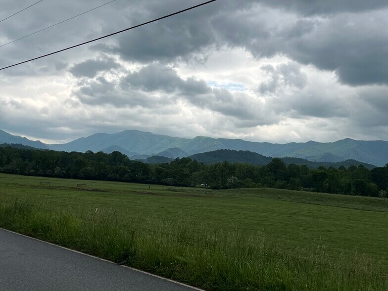 6387 Airport Rd, Andrews, NC à vendre - Photo du bâtiment - Image 2 de 31