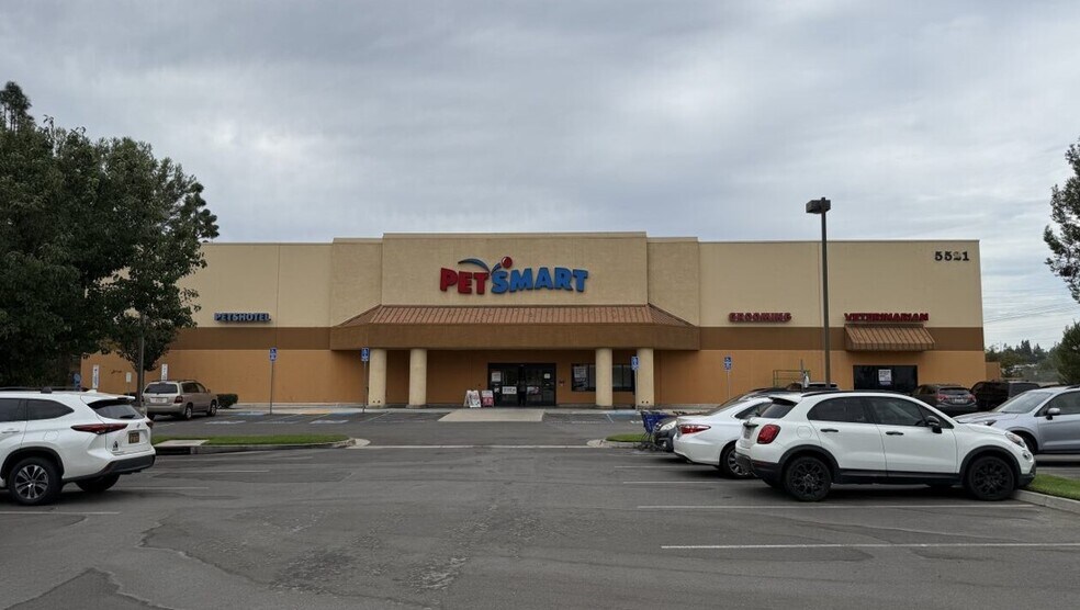 5521 Mirage St, Yorba Linda, CA à vendre - Photo du bâtiment - Image 3 de 5