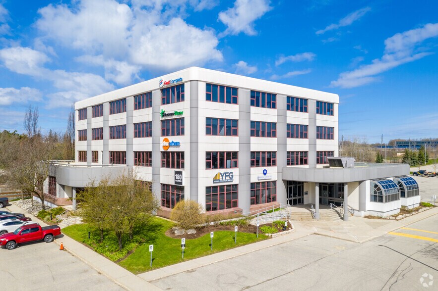 180 Columbia St W, Waterloo, ON à vendre - Photo principale - Image 1 de 1