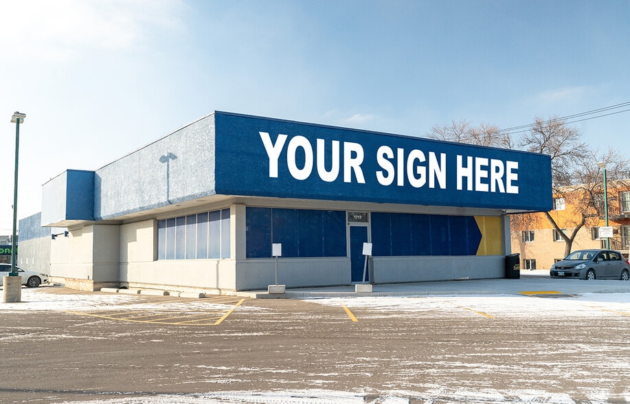 1717-1755 Pembina Hwy, Winnipeg, MB for lease - Primary Photo - Image 1 of 4