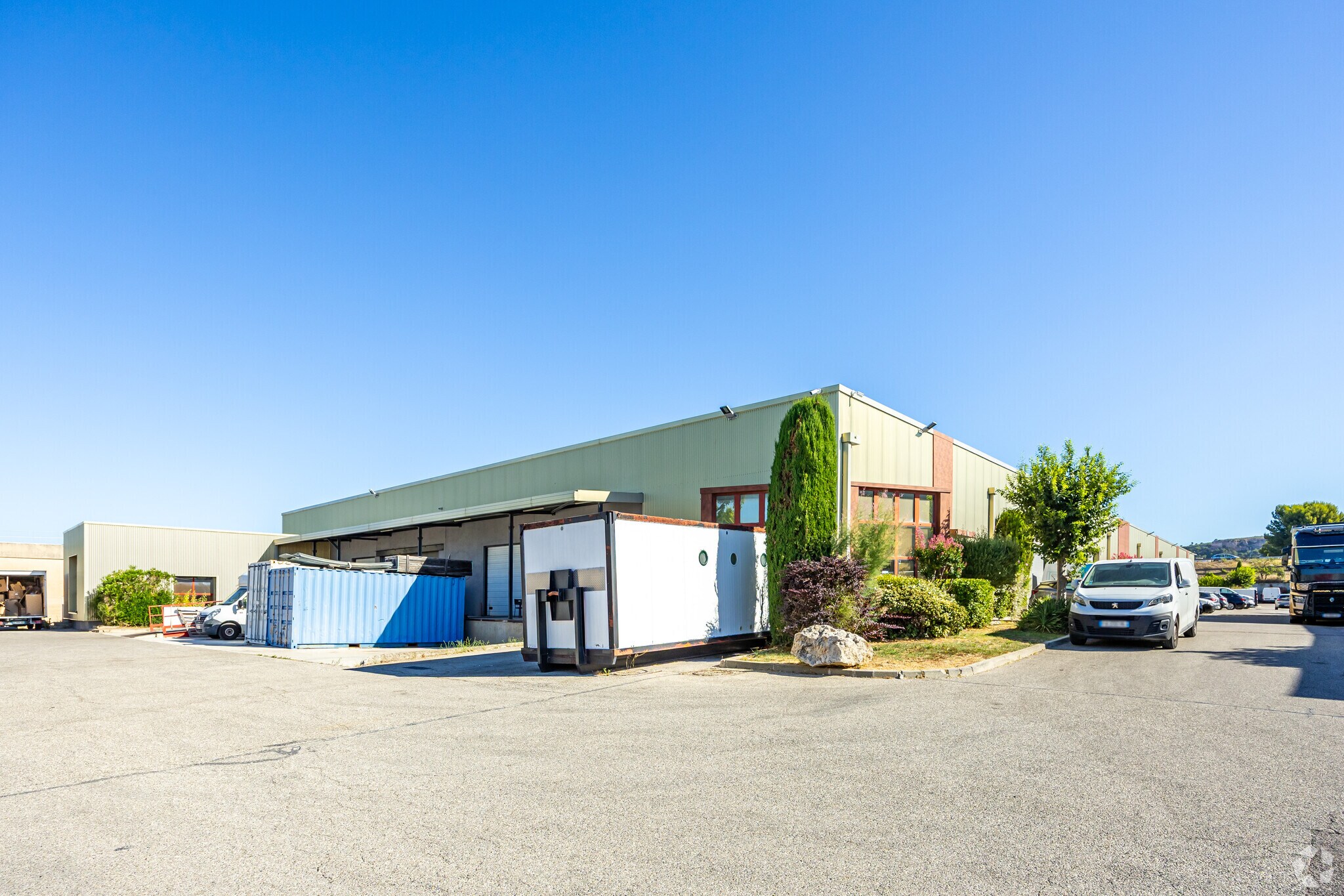 42 Avenue De Rome, Vitrolles for lease Primary Photo- Image 1 of 3