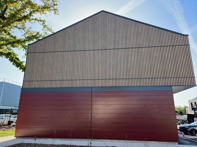 Flex in Marcoussis for sale - Building Photo - Image 3 of 8