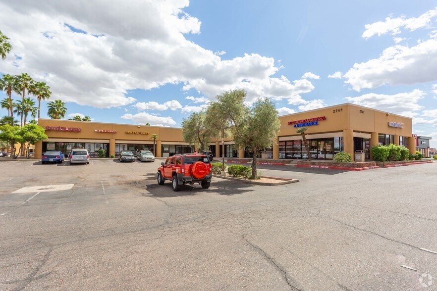 2727 W Southern Ave, Tempe, AZ à louer - Photo du bâtiment - Image 2 de 9