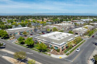 7084 N Maple Ave, Fresno, CA - AERIAL  map view