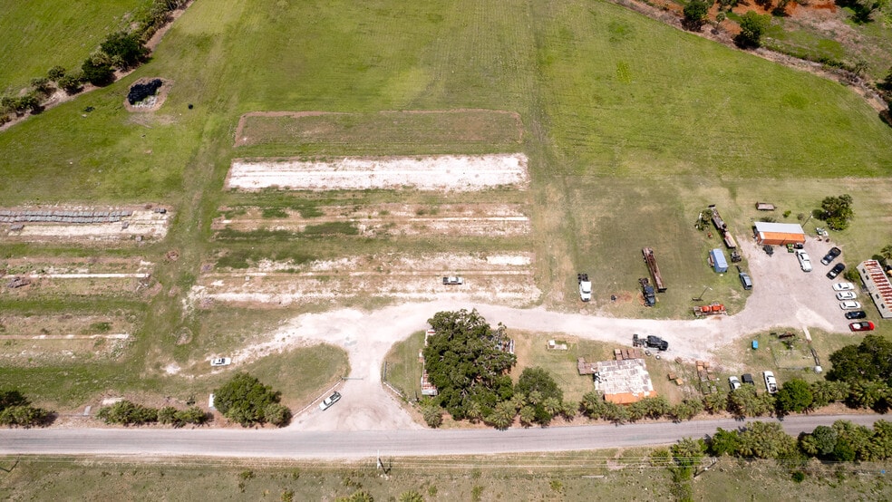 3009 24th, Palmetto, FL à vendre - Photo du bâtiment - Image 2 de 6