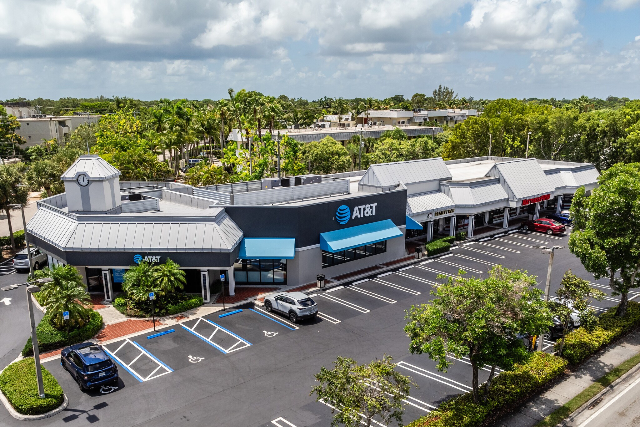 8821-8833 S Dixie Hwy, Miami, FL à louer Photo principale- Image 1 de 7