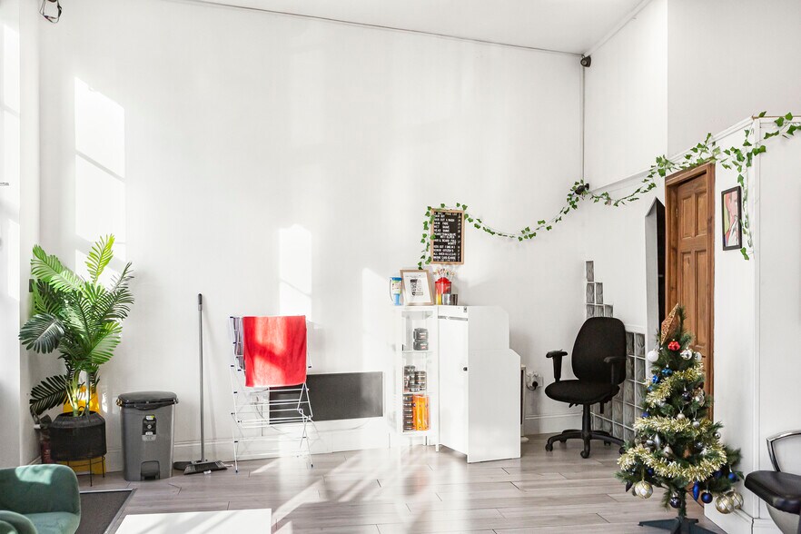 85 Agincourt Rd, Londres à vendre - Photo du bâtiment - Image 3 de 8
