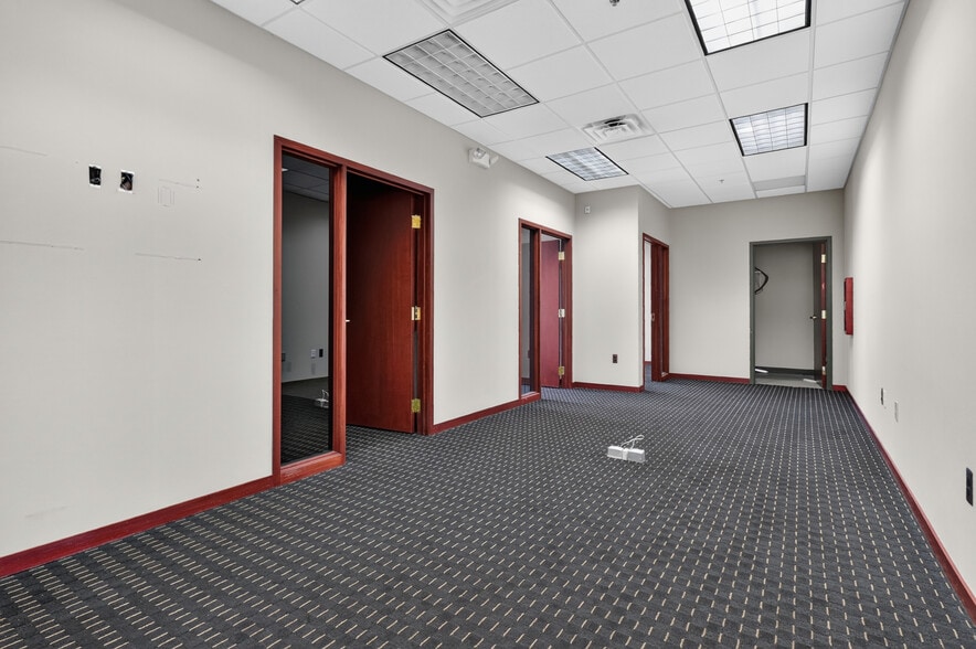 720 N Lapeer Rd, Lake Orion, MI for lease - Building Photo - Image 2 of 58