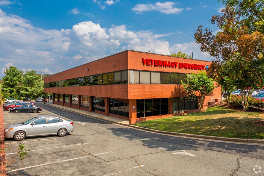 1 Taft Ct, Rockville, MD à louer - Photo du bâtiment - Image 3 de 7