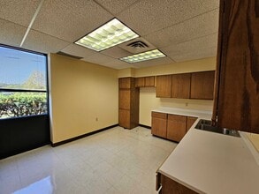 3220 Riverside Dr, Columbus, OH à louer Photo intérieure- Image 1 de 4