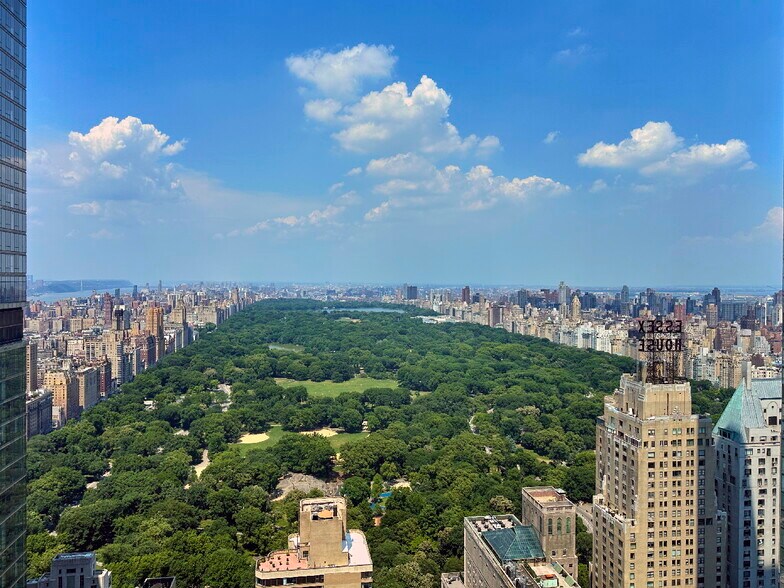 888 7th Ave, New York, NY for lease - Building Photo - Image 3 of 8