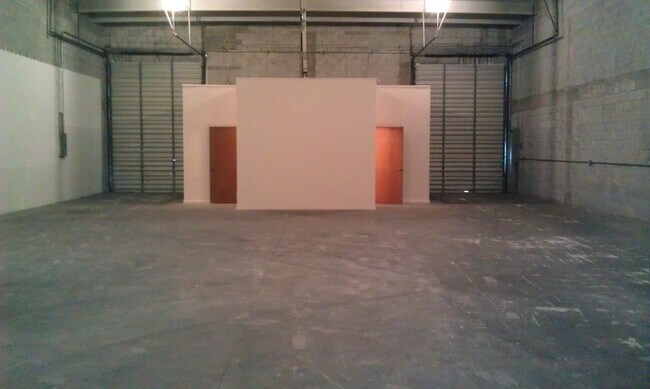 Plus de détails pour 6901-6989 NW 82nd Ave, Miami, FL - Industriel à louer