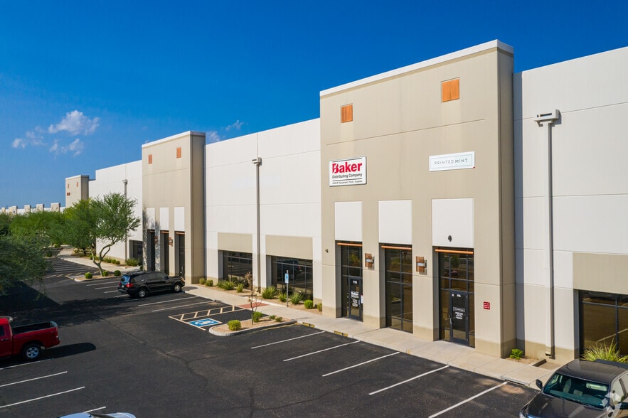 21430 N 15th Ln, Phoenix, AZ for lease - Primary Photo - Image 1 of 5