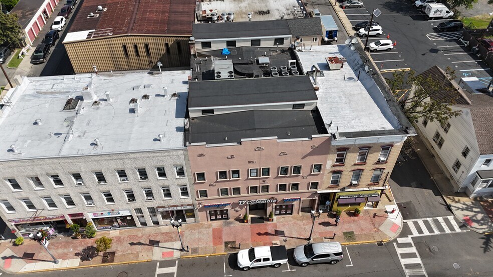 214 Somerset St, North Plainfield, NJ à vendre - Photo du bâtiment - Image 2 de 4