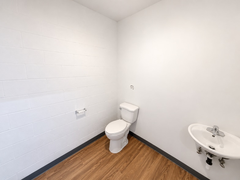 12555 Branford St, Pacoima, CA à louer - Photo du bâtiment - Image 3 de 8