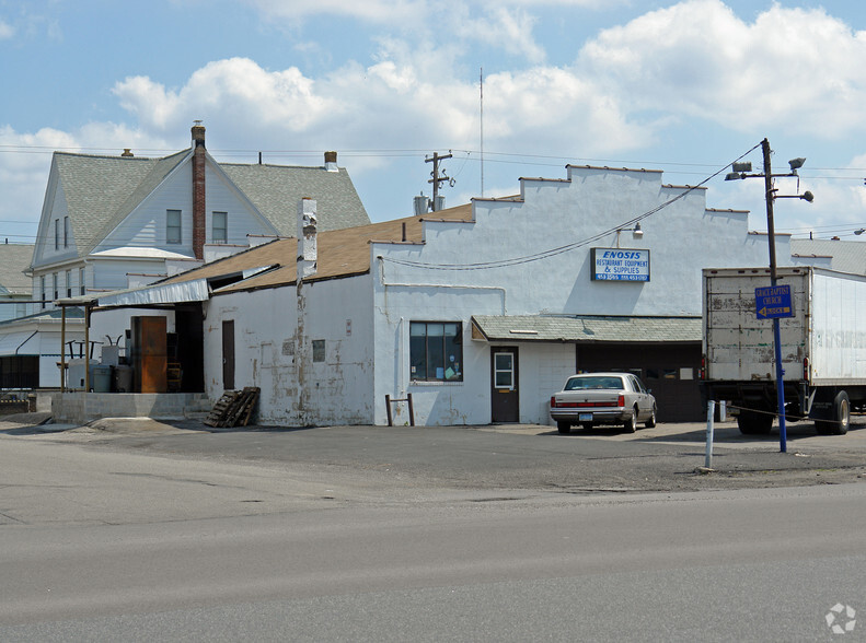 371 S Poplar St, Hazleton, PA à vendre - Photo principale - Image 1 de 1