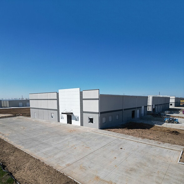 18612 Kermier rd, Hockley, TX for sale - Building Photo - Image 3 of 8