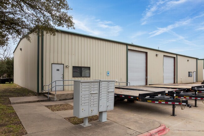 Plus de détails pour 1834 Ferguson Ln, Austin, TX - Industriel à louer