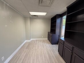 4625-4629 S Harvard Ave, Tulsa, OK for lease Interior Photo- Image 2 of 7
