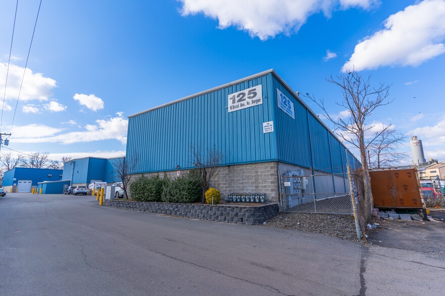 125 Broad Ave, North Bergen, NJ à louer - Photo du bâtiment - Image 3 de 9