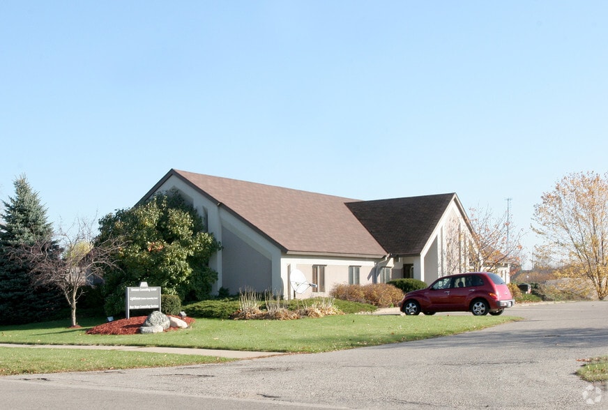 493 Century Ln, Holland, MI à louer - Photo du bâtiment - Image 2 de 9