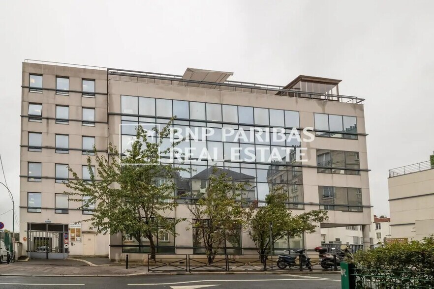 Bureau dans Saint-Ouen-sur-Seine à louer - Photo du bâtiment - Image 3 de 12