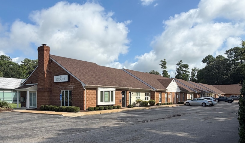372 S Independence Blvd, Virginia Beach, VA for lease Building Photo- Image 1 of 3