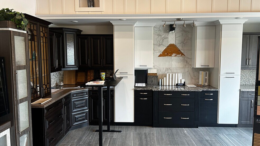 545 Mcbride Av, Neepawa, MB for sale - Building Photo - Image 2 of 3