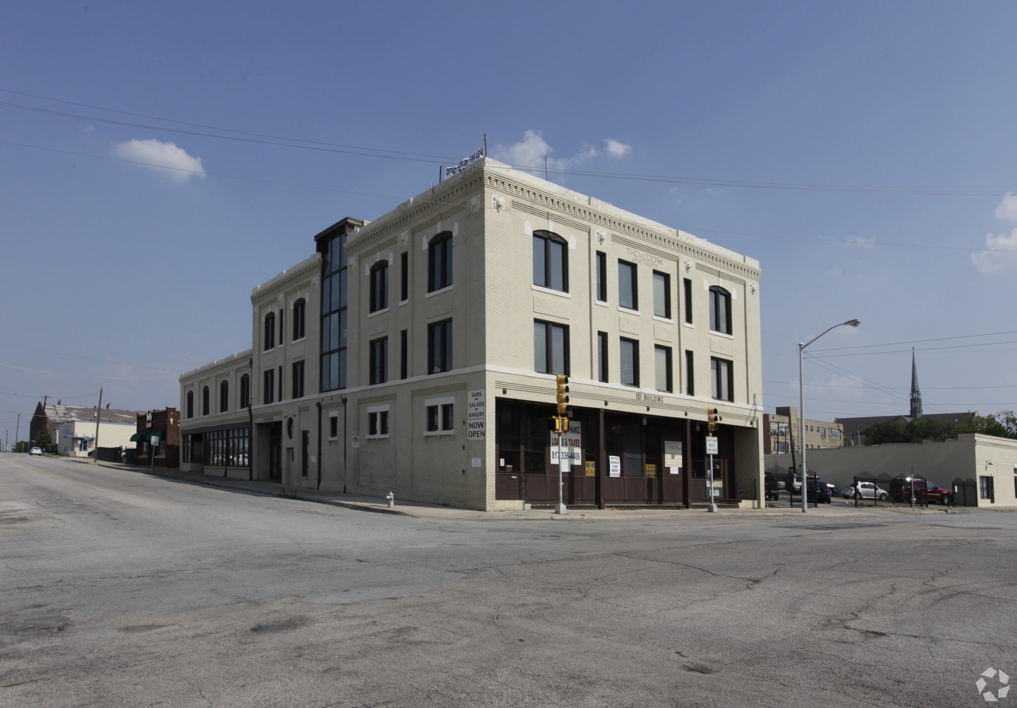 101 S Jennings Ave, Fort Worth, TX for lease Primary Photo- Image 1 of 8