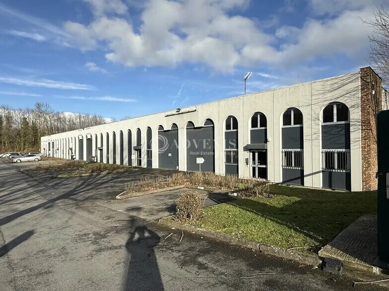 Flex in Noisy-le-Grand for lease - Building Photo - Image 1 of 7