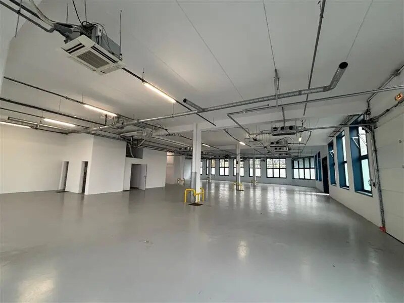 Flex in Fresnes for lease Interior Photo- Image 1 of 8