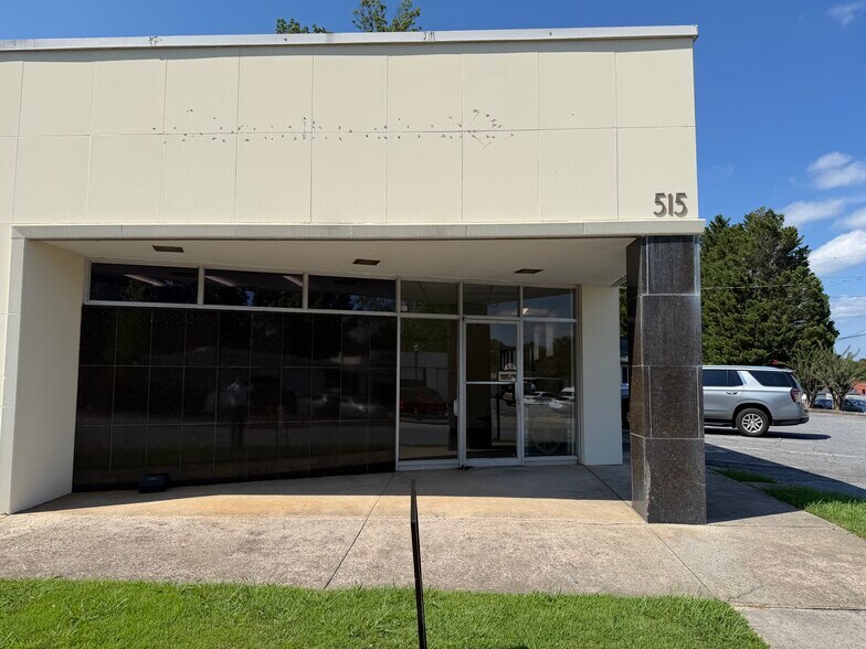 515 Roswell St, Marietta, GA for lease - Building Photo - Image 2 of 12