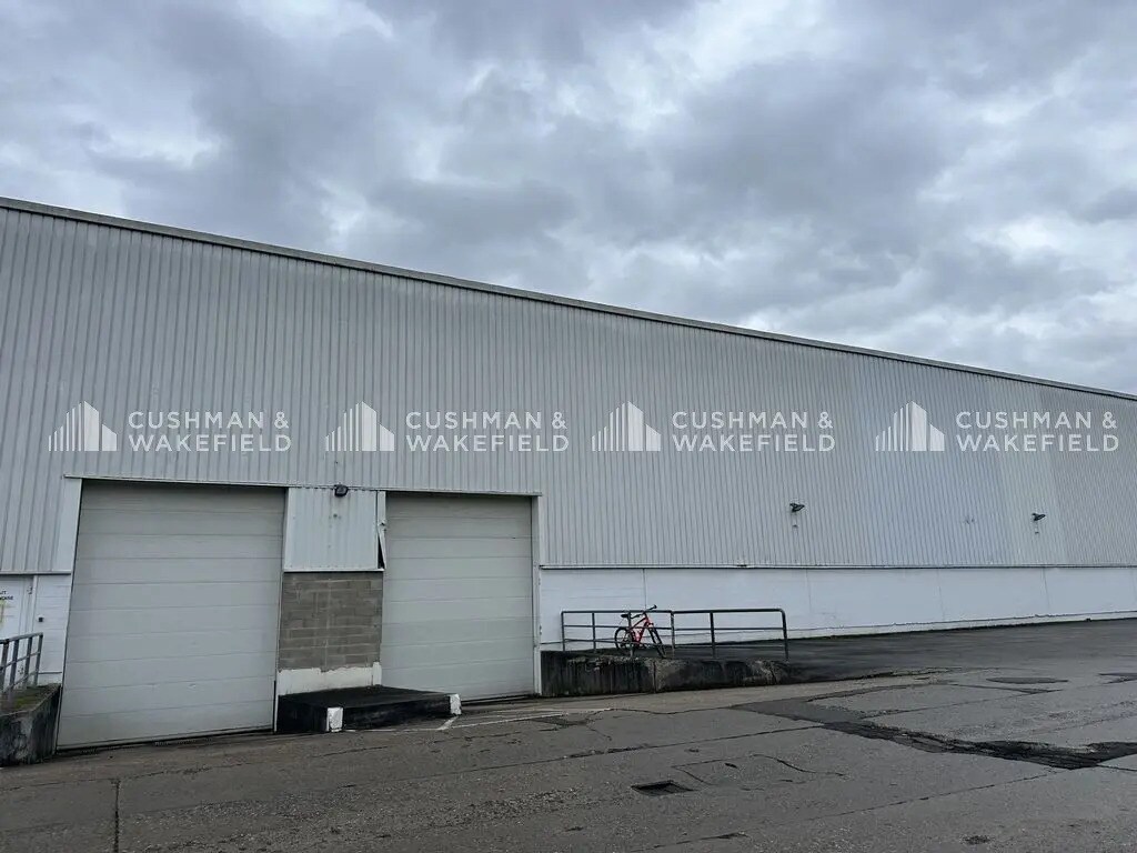 Industrial in Strasbourg for lease Building Photo- Image 1 of 10