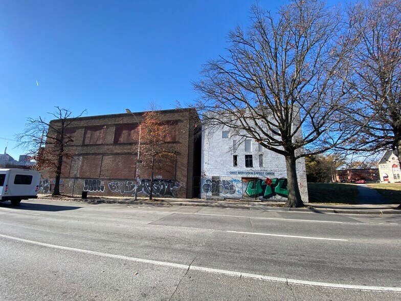 704 Ensor St, Baltimore, MD à vendre - Photo du bâtiment - Image 3 de 8