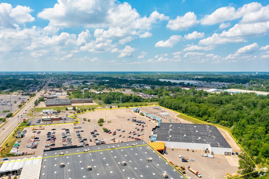 4157-4245 E Court St, Burton, MI à vendre - Aérien - Image 3 de 23