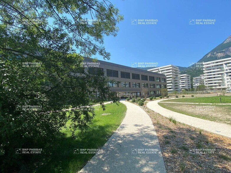 Avenue Du Vercors, Meylan for lease - Building Photo - Image 2 of 14