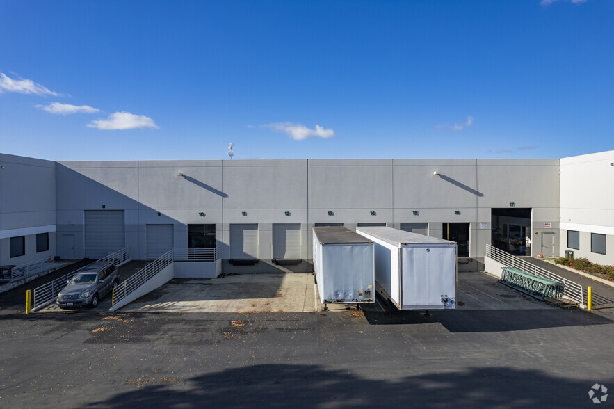 29983-29995 Ahern Ave, Union City, CA for lease - Building Photo - Image 3 of 6