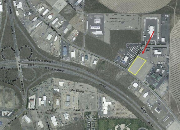 2075 N Commercial Ave, Pasco, WA à louer Photo du bâtiment- Image 1 de 5