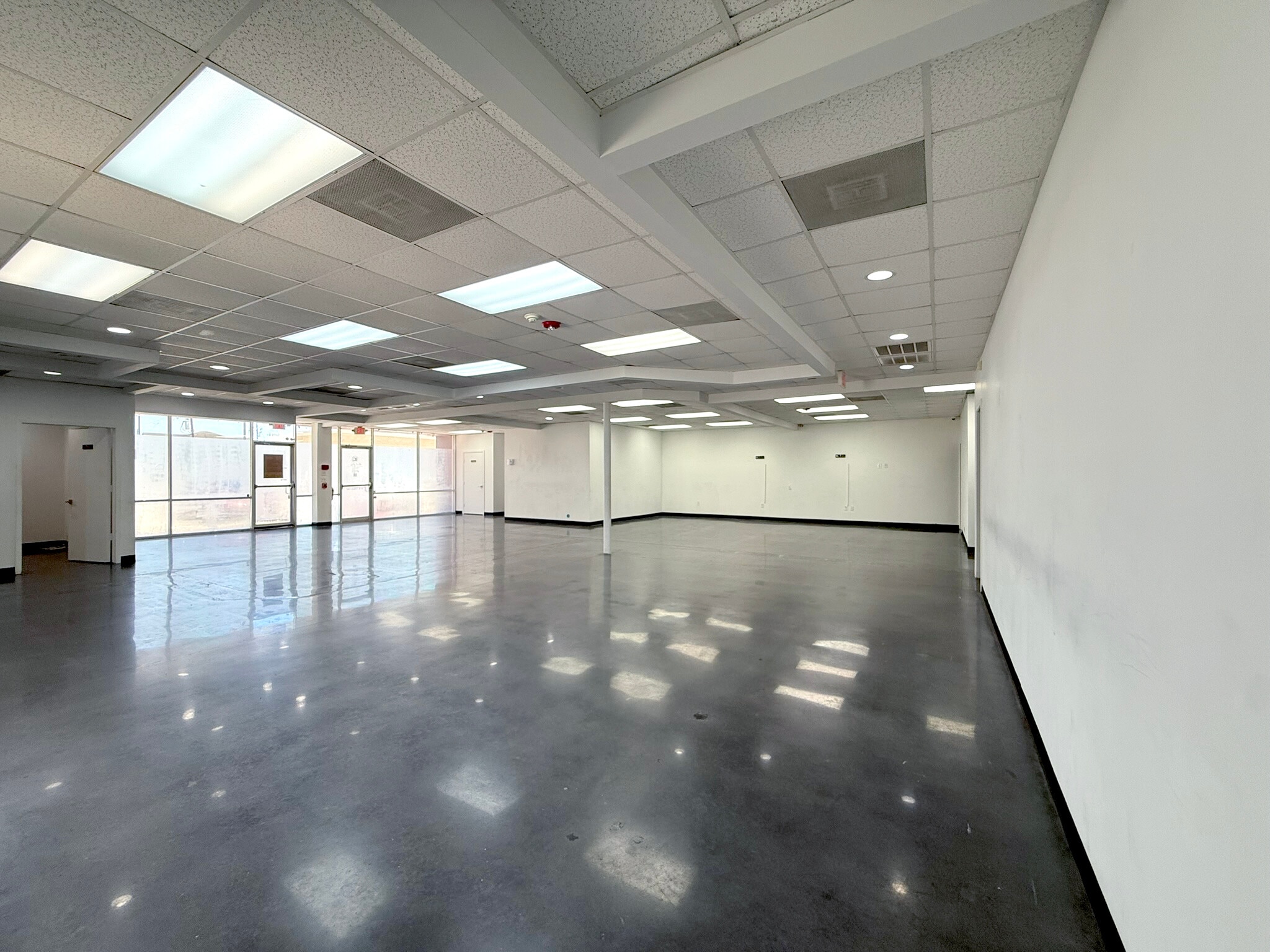 11501 N Sam Houston Pky E, Humble, TX for lease Interior Photo- Image 1 of 4