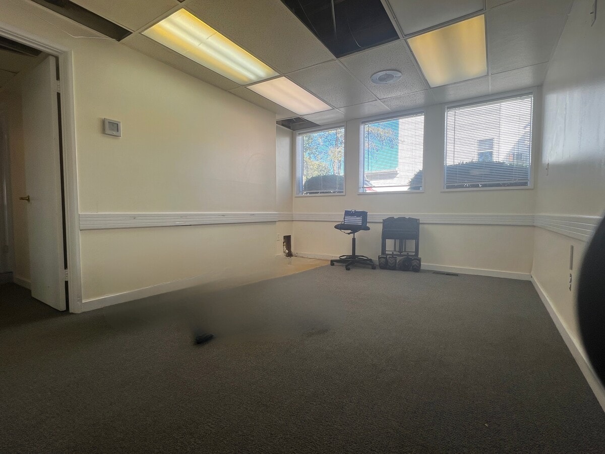 93 West St, Danbury, CT 06810 - Unit 3 -  - Interior Photo - Image 2 of 5