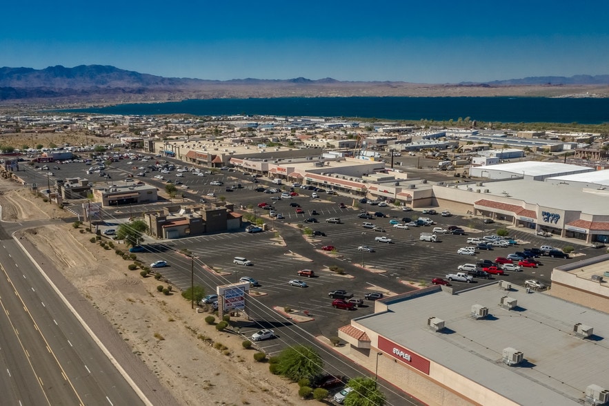 1799 Kiowa Ave, Lake Havasu City, AZ à louer - Photo du bâtiment - Image 2 de 5