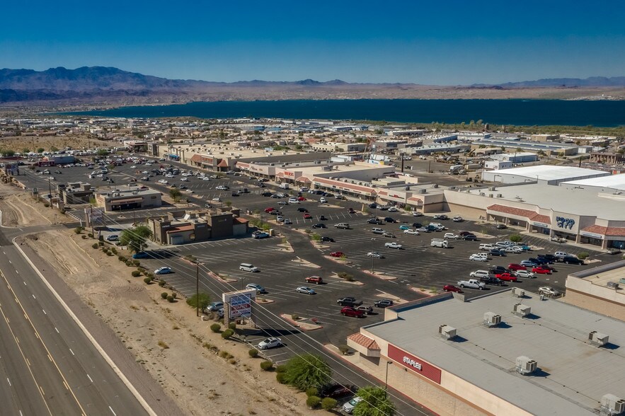 1799 Kiowa Ave N, Lake Havasu City, AZ à louer - Photo du bâtiment - Image 3 de 5