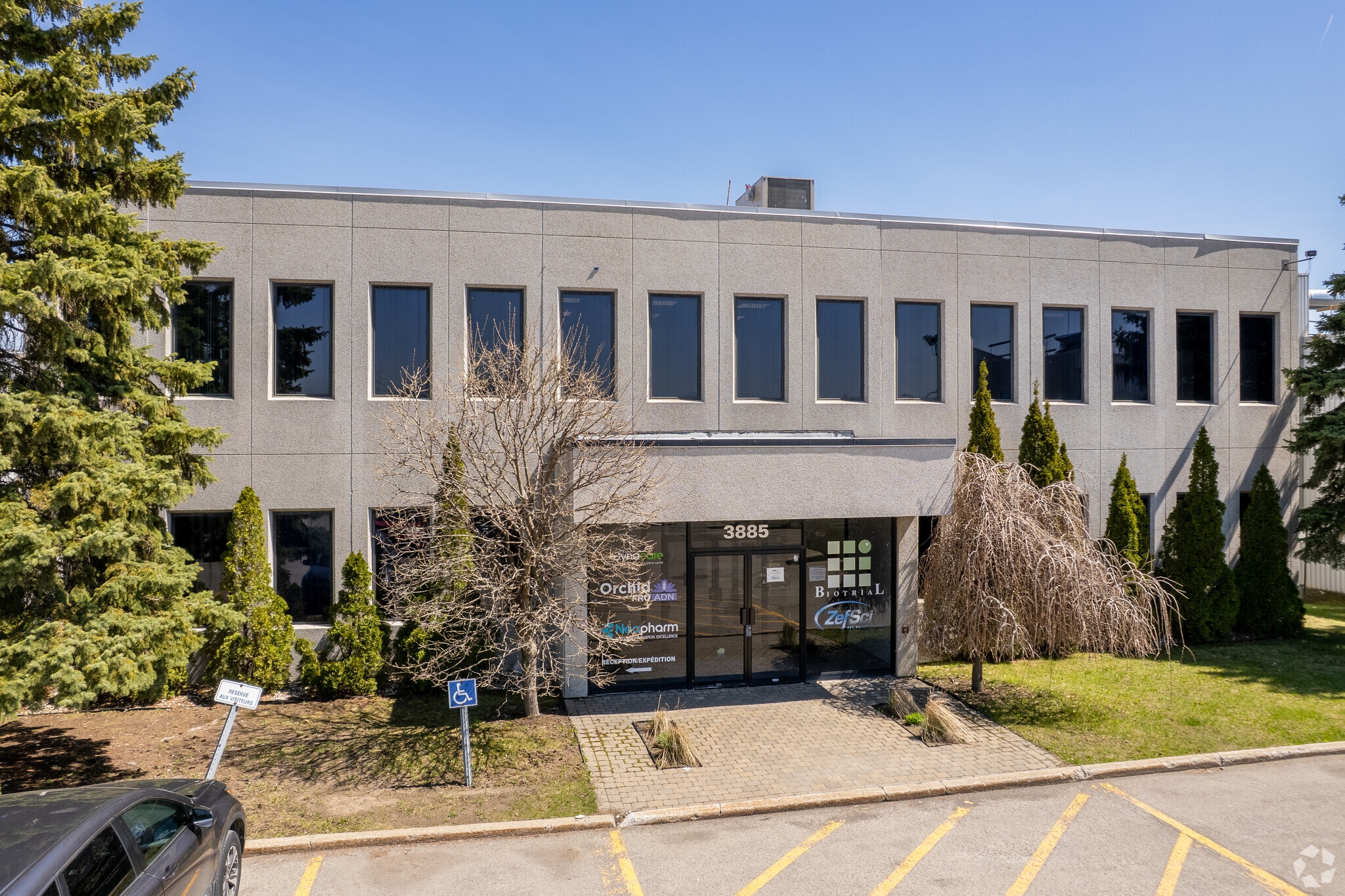 3885 Boul Industriel, Laval, QC for lease Primary Photo- Image 1 of 11