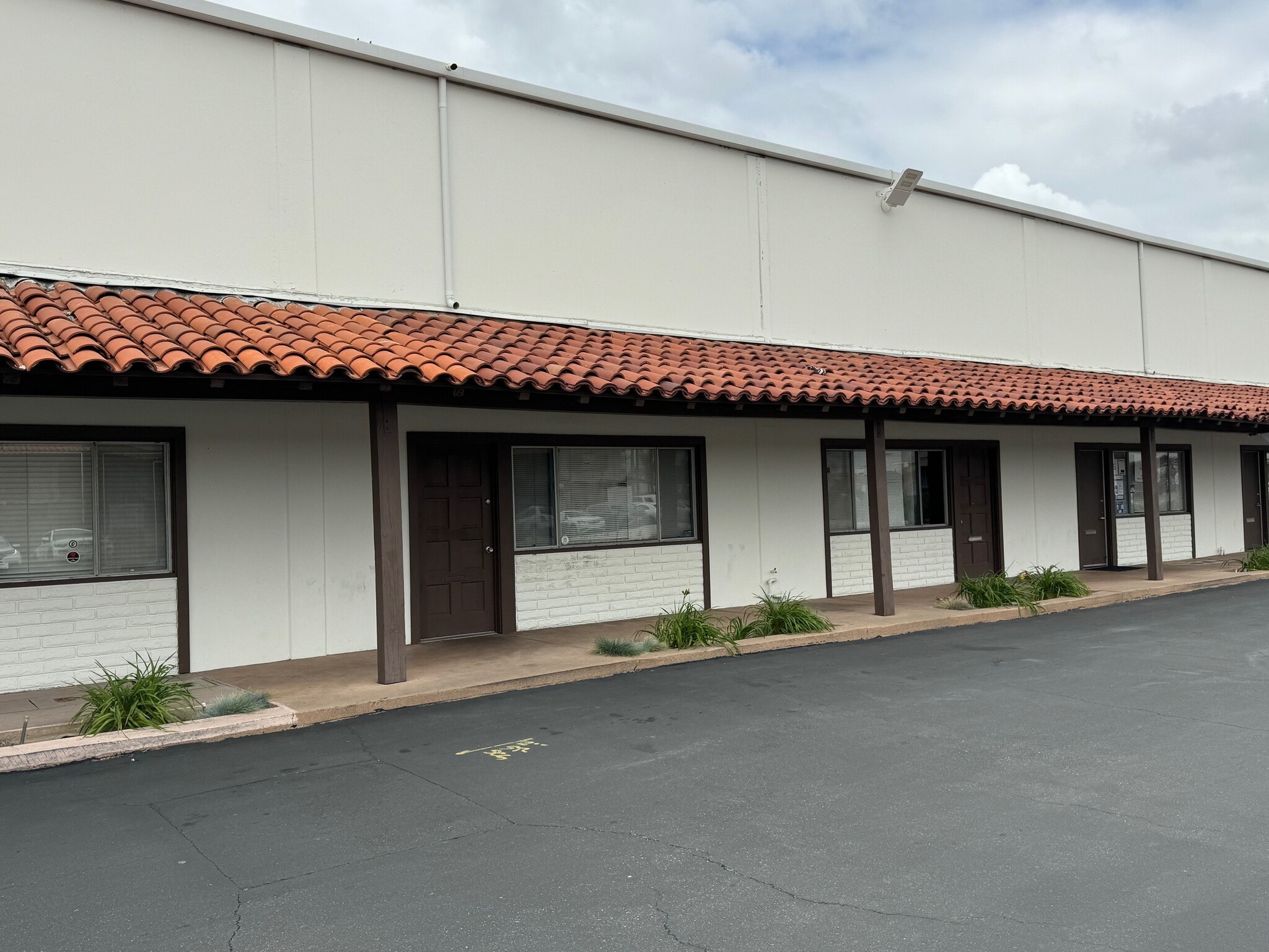 1534 E Edinger Ave, Santa Ana, CA for lease Primary Photo- Image 1 of 7